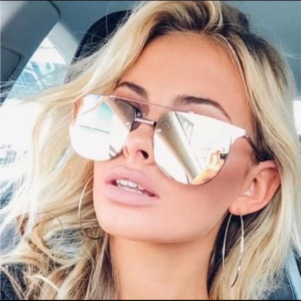 QUAY AUSTRALIA ROSE GOLD MIRRORED SUNGLASSES